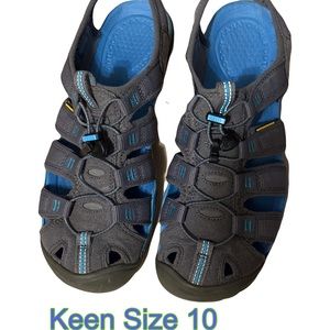 KEENs woman size 10 sandals water shoe nwot